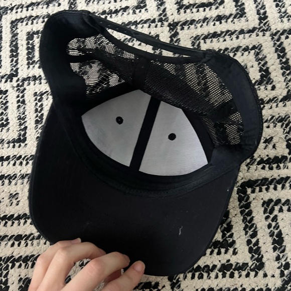 Columbia hat - Picture 4 of 4